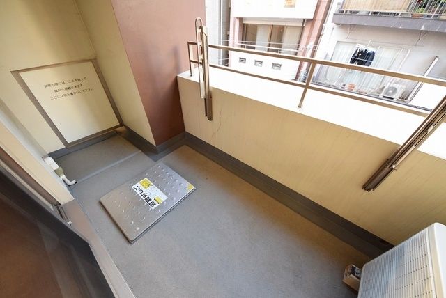 バルコニー　お問合せは(株)タウンハウジングレジデンス事業部　赤坂店・…
