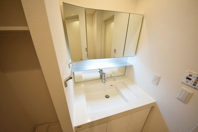 洗面設備　お問合せは(株)タウンハウジングレジデンス事業部　赤坂店・…