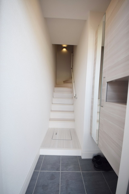 玄関　～同施工会社同間取り参考写真～