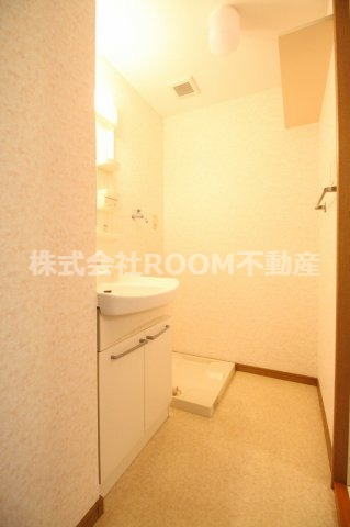 洗面設備　脱衣スペースもあります