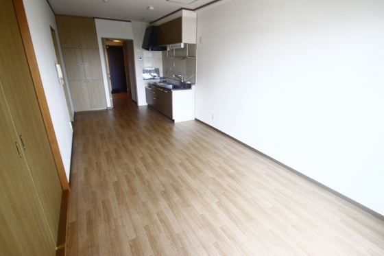 居室・リビング　※別室の写真です。