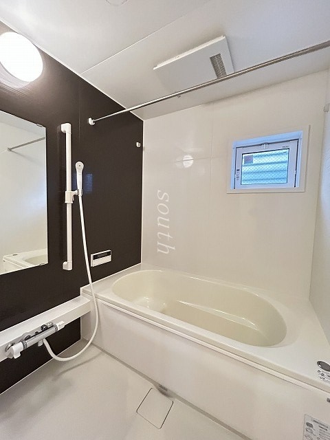 バス・シャワールーム　浴室乾燥機、追い炊き付き