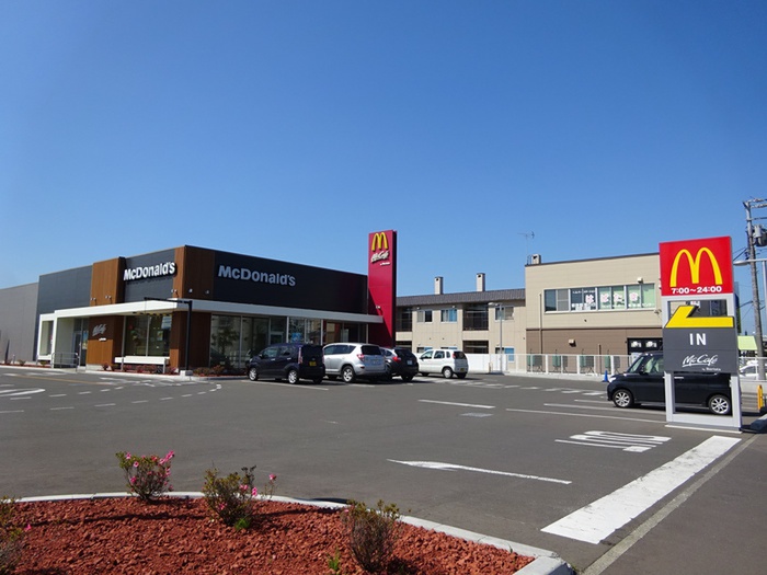 飲食店　マクドナルド（飲食店）まで762m