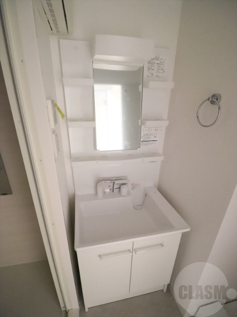 洗面設備　シャンプードレッサー付き洗面台