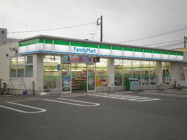 コンビニ　ファミリーマート　宇都宮大曽店（コンビニ）まで950m