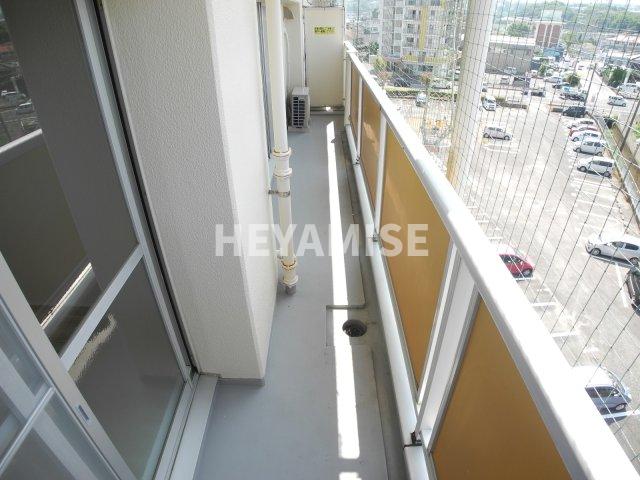 バルコニー　※室内画像は別号室のもの