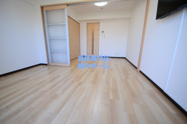 その他部屋・スペース　広くて明るい寝室