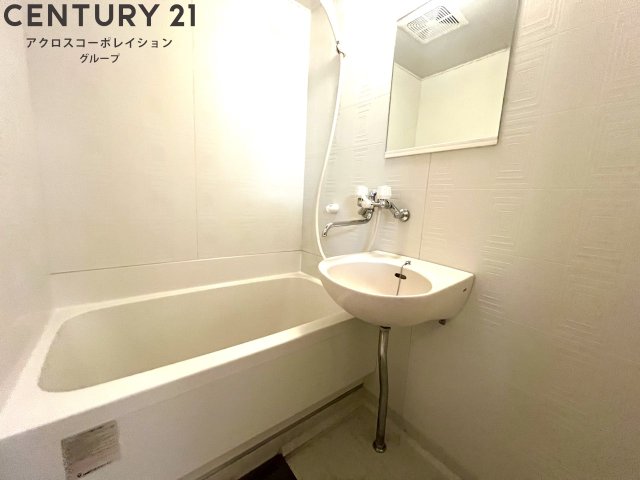 バス・シャワールーム　シンプルで清潔清潔感のある浴室です！