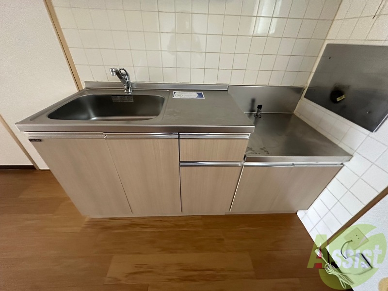 キッチン　キッチンは綺麗で調理スペースもしっかりございます。