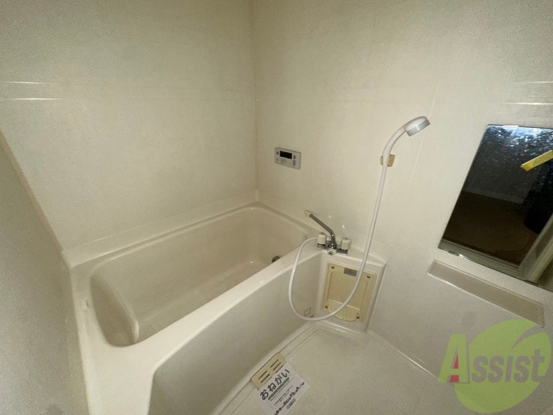 バス・シャワールーム　浴室は綺麗で追い焚きも付いて気持ちよくお過ごしいただけます。