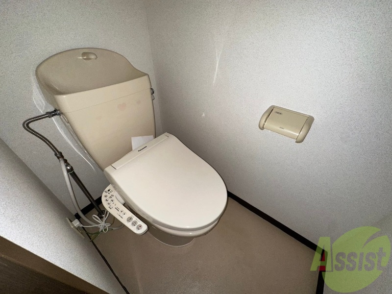 トイレ　トイレは綺麗でウォッシュレットも付いて快適にお使い頂けます。