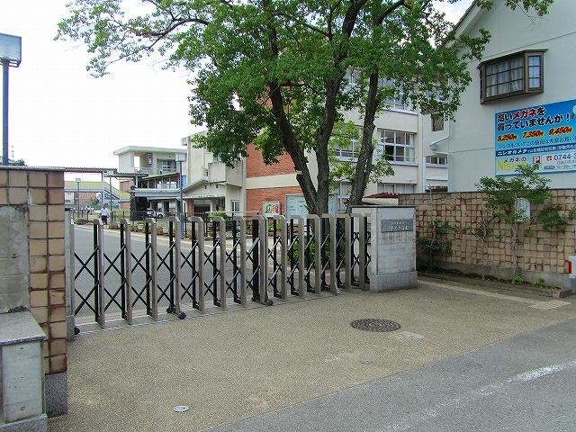 中学校　田原本町立田原本中学校（中学校）まで664m