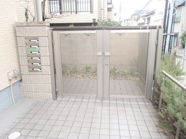 エントランス　☆建物入り口☆