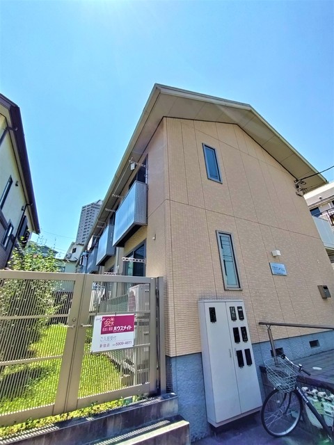 建物外観　☆オートロック付きの２階建てアパート☆