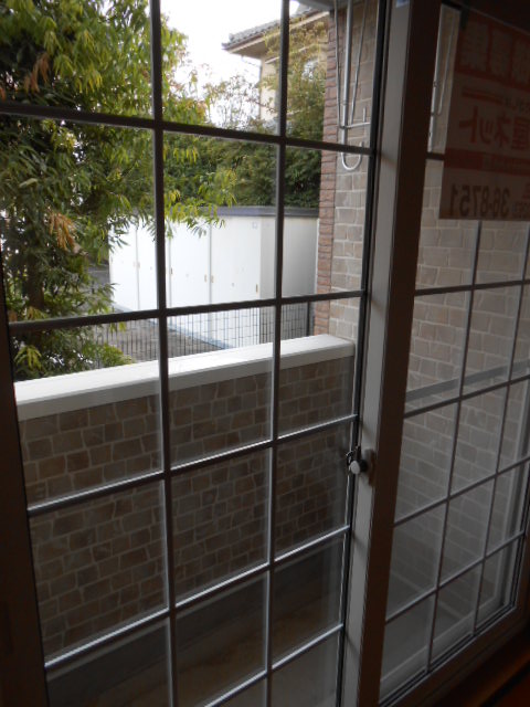 バルコニー　南面ルーフ・ワイドバルコニー（物干し設備あり）