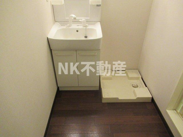 洗面設備　コンパクトで使いやすい洗面所