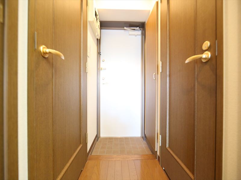 玄関　玄関（シューズボックス付き）