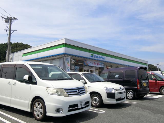 コンビニ　ファミリーマート（コンビニ）まで1924m