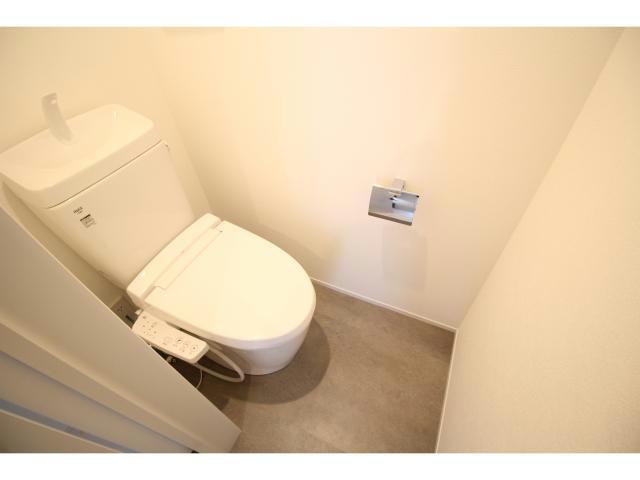 トイレ　302