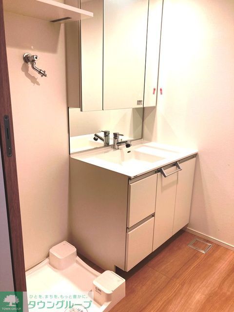 洗面設備　※写真は同タイプ住戸です。