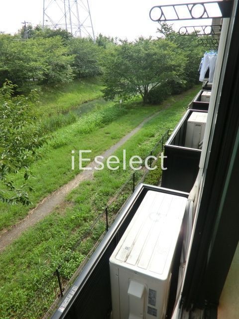 バルコニー　洗濯物はこちらで干せます