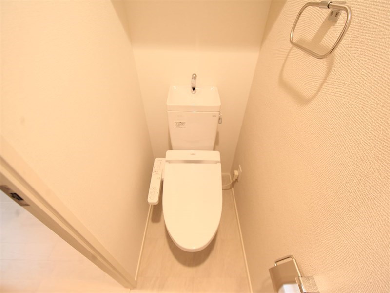 トイレ　温水洗浄暖房便座付トイレ