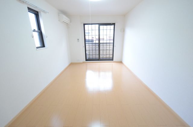 居室・リビング　エアコン付きで初期費用を抑えたい方にもおすすめです。