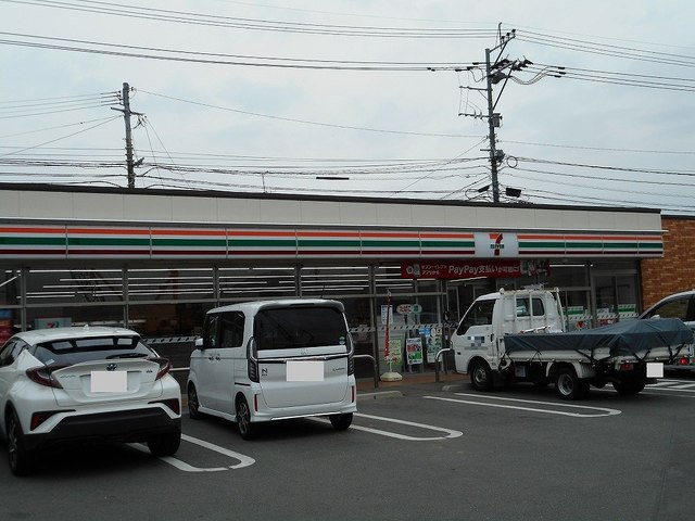コンビニ　セブンイレブン益城福富店（コンビニ）まで730m