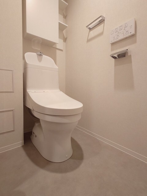 トイレ　※写真は同タイプ住戸です。