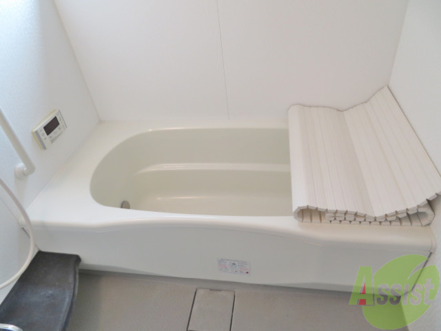 バス・シャワールーム　広いお風呂で、一日の疲れを癒してください。