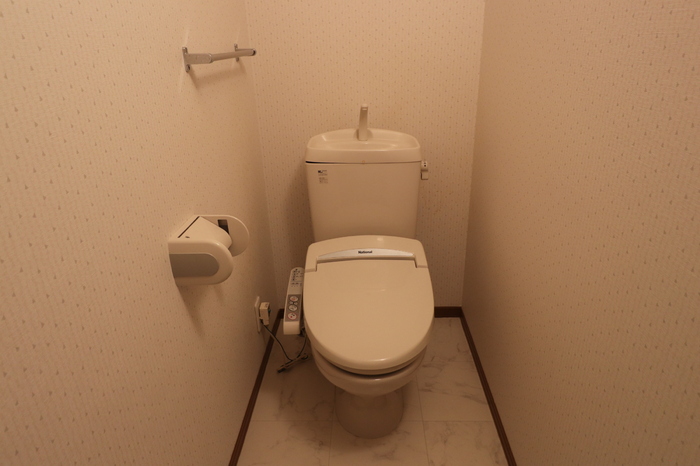 トイレ　※写真は1号室の物です