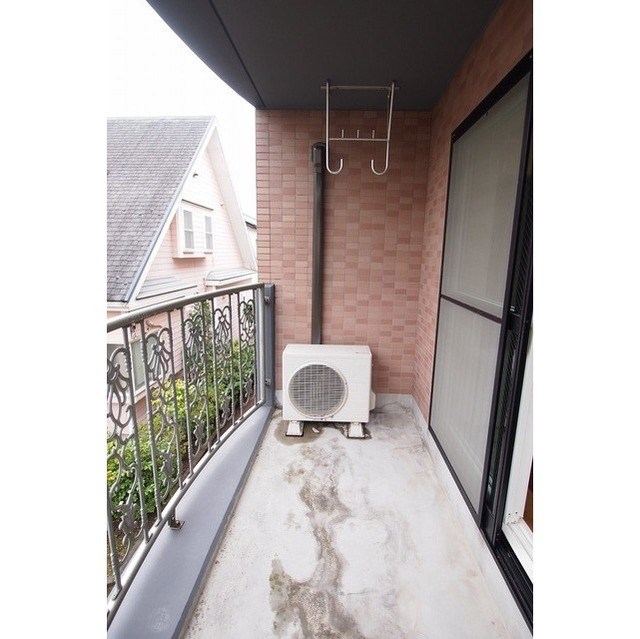 バルコニー　晴れた日には洗濯物が干せます