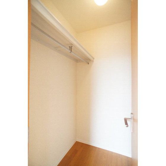 収納　ウォークインクローゼット