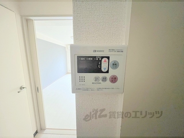 その他設備　給湯器リモコン