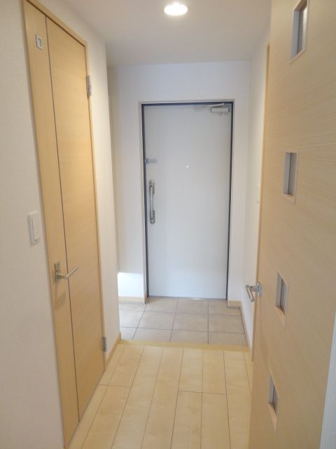 玄関　☆タウンハウジング東京仙川店へ☆