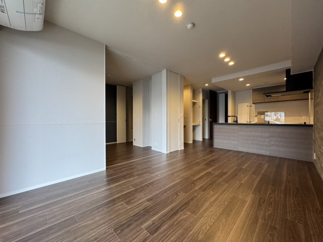 居室・リビング　★明るいフローリングの角部屋です★