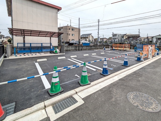 駐車場　建築中