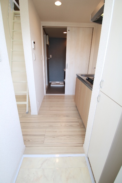 玄関　※別室の参考写真の為、現況優先です。