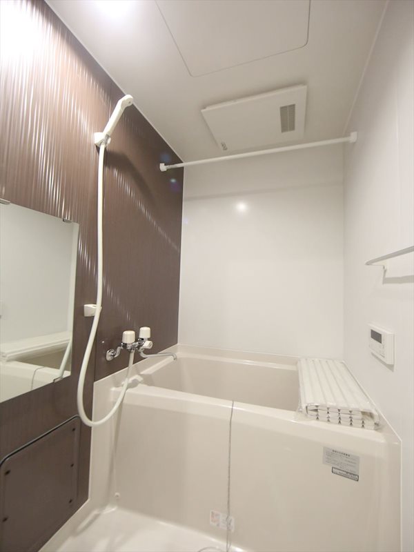 バス・シャワールーム　バスルーム　浴室暖房乾燥機付　追い焚き・オートバス機能付お風