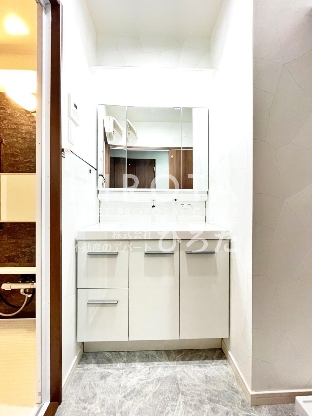 洗面設備　同仕様写真になります