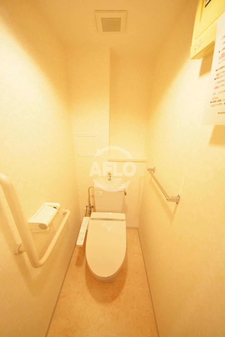 トイレ　フォレステージュ谷町　温水洗浄便座