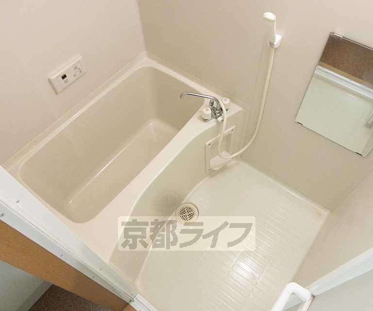 バス・シャワールーム　広々としたお風呂です。