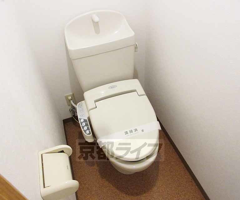 トイレ　ウォシュレット付トイレです。
