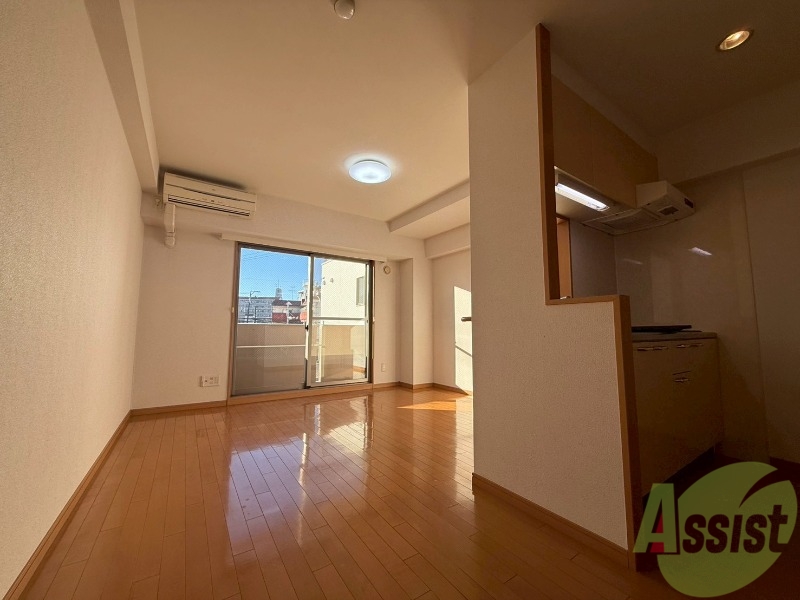 居室・リビング　リビングは１１．４帖のＬＤＫです。広々していていいですね。