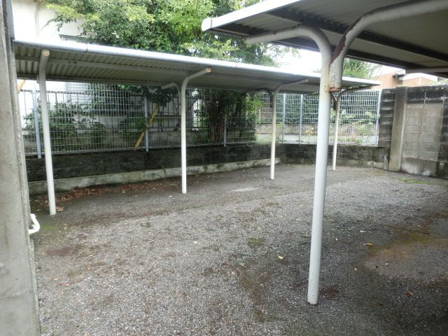 その他共有部分　敷地内屋根付き駐輪場です