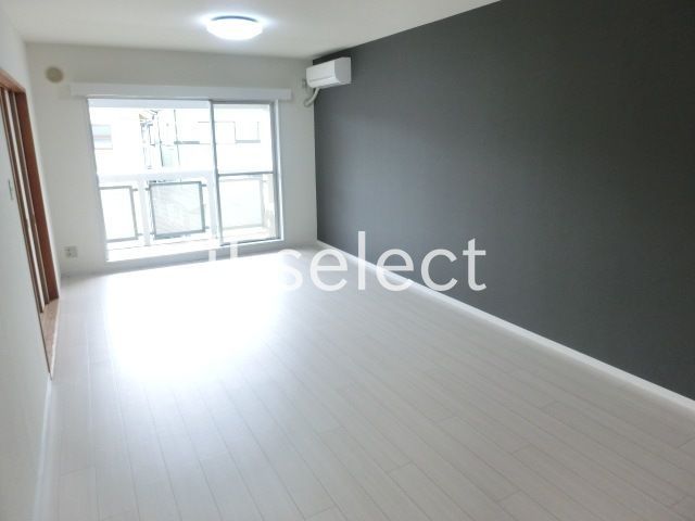 居室・リビング　19.2帖の広々したリビングでゆったり過ごせます