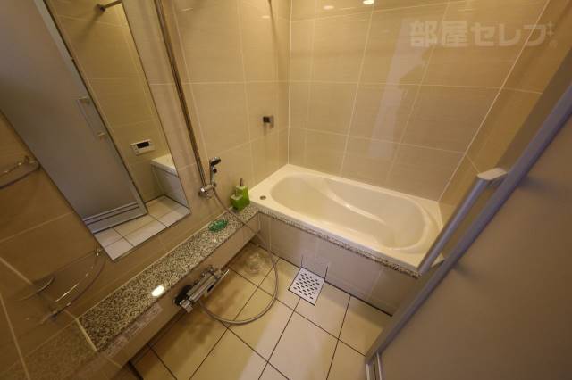 バス・シャワールーム　※２０３号室の写真を流用しています。