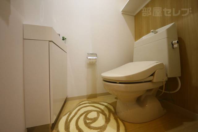 トイレ　※２０３号室の写真を流用しています。