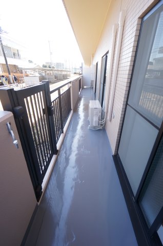 バルコニー　水曜日、営業時間外もご相談ください！