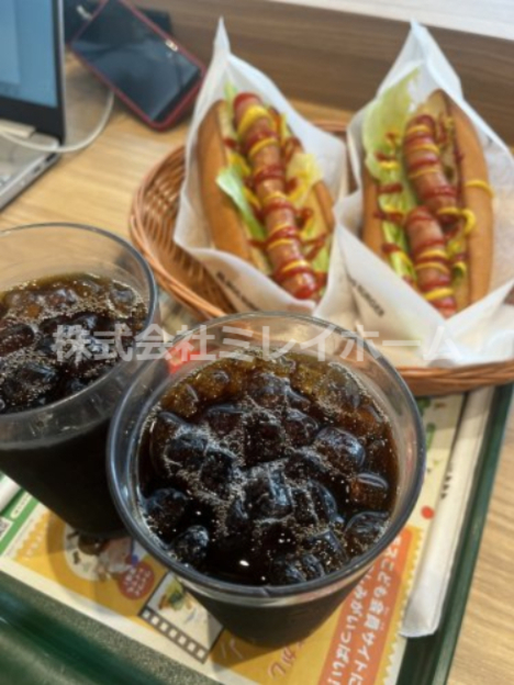 飲食店　モスバーガー千鳥町店（飲食店）まで645m